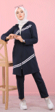 Ensemble survêtement islamique à capuche et bandes blanches pour femme voilée - Couleur bleu marine Ensemble survetement islamique a capuche et bandes blanches pour femme voilee - Couleur bleu marine