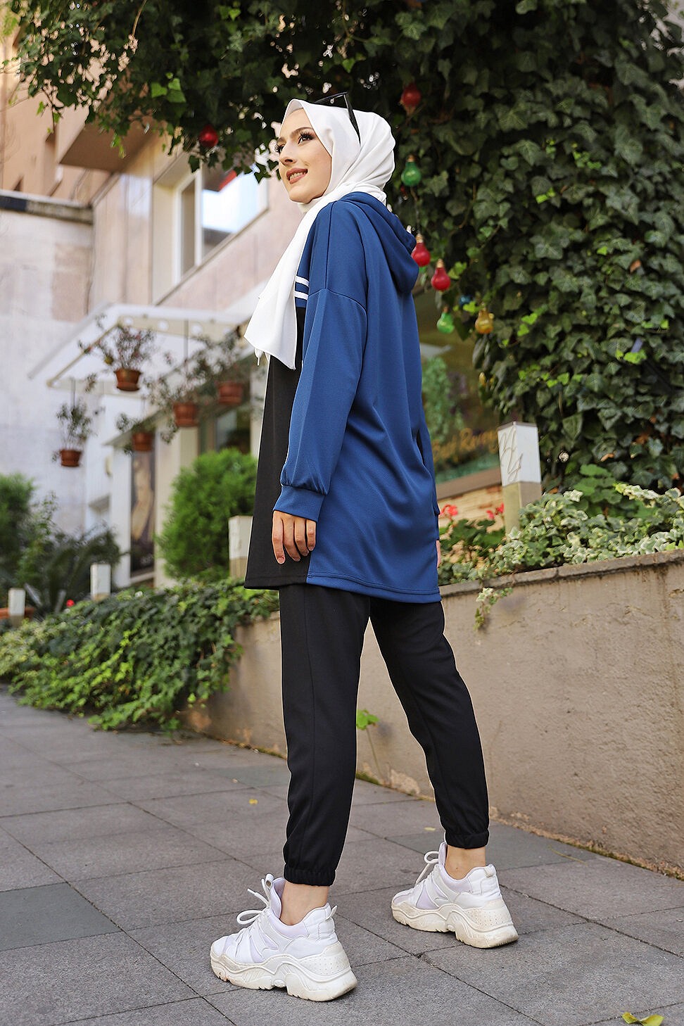 Survêtement femme (Boutique Vêtement Sport pour Hijab) - Couleur noir et  gris - Prêt à porter et accessoires sur