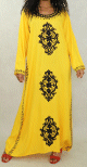 Robe orientale maxi-longue avec de nombreuses broderies a motif fleurs - Couleur jaune