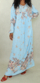 Robe d'interieur 100% coton (gandoura) manches longues motifs fleurs pour femme sur fond bleu ciel
